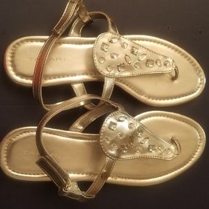Girl's sandals
